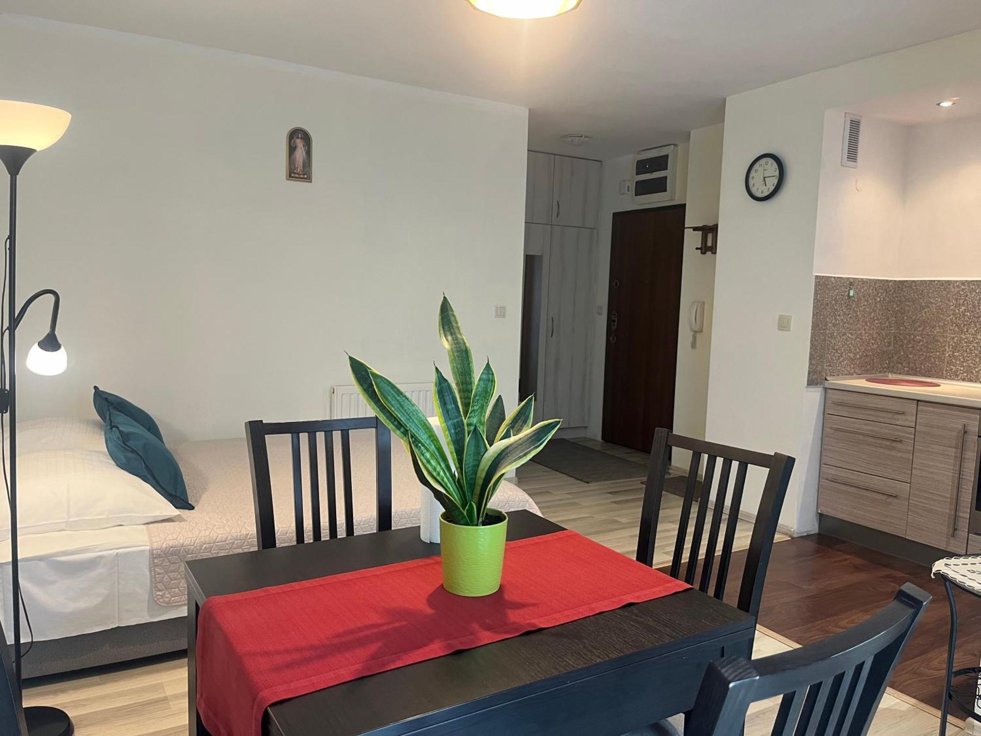 Apartament Lagiewniki クラクフ エクステリア 写真